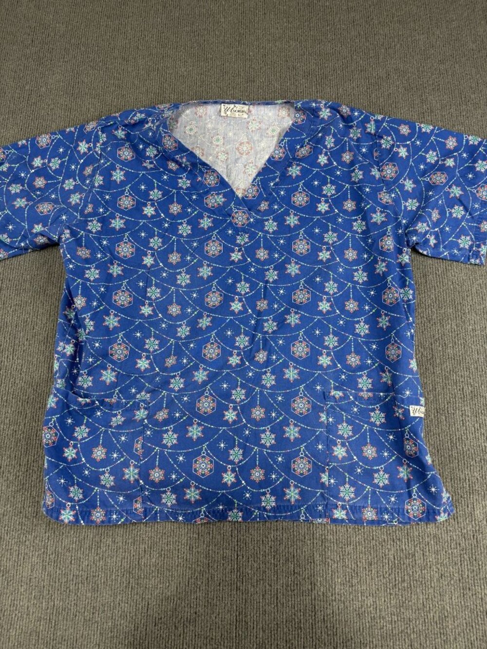 W Scrubs Womens Blue Snowflake Pattern V-Neck Short Sleeve Scrub Top Size XL